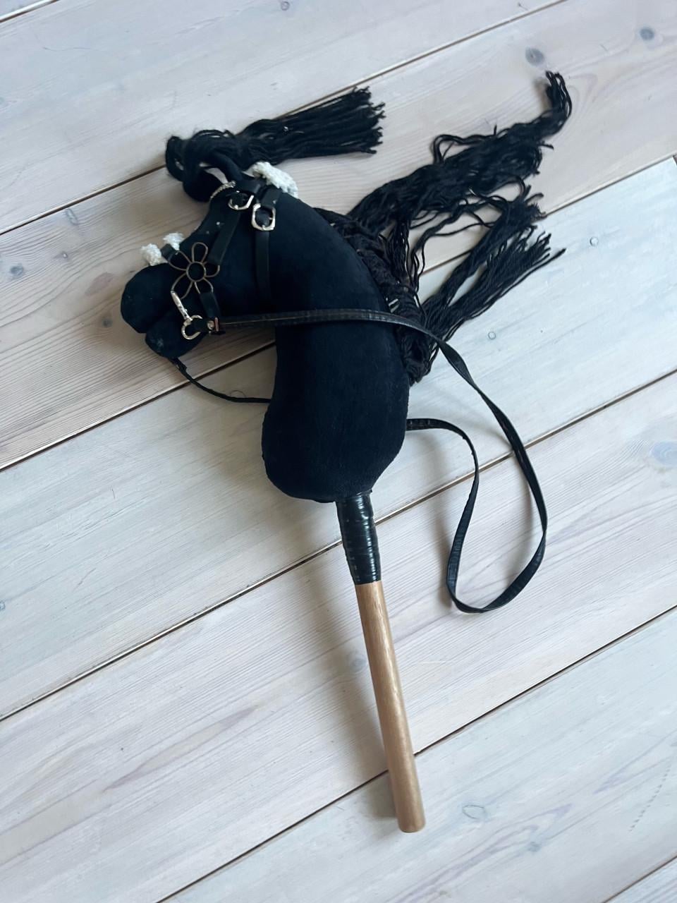 Leuk stokpaardje, kleine hobbyhorse zgan