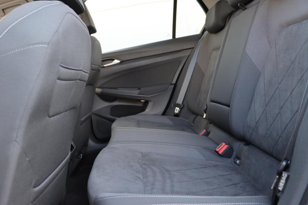 Volkswagen Golf 1.5 etsi style 150pk dsg7