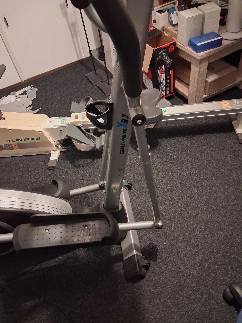 Cross trainer  +  roeitrainer