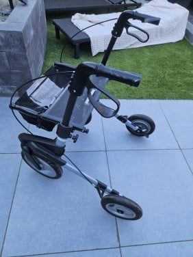 In zeer nette staat, mooie Rollator Topro Olympos incl topro tas maat S...