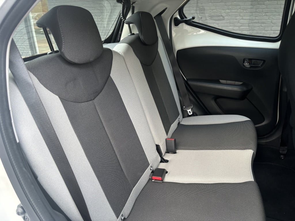 Toyota Aygo 1.0 vvt-i x-play // 1e eigenaar // 16.000km! //