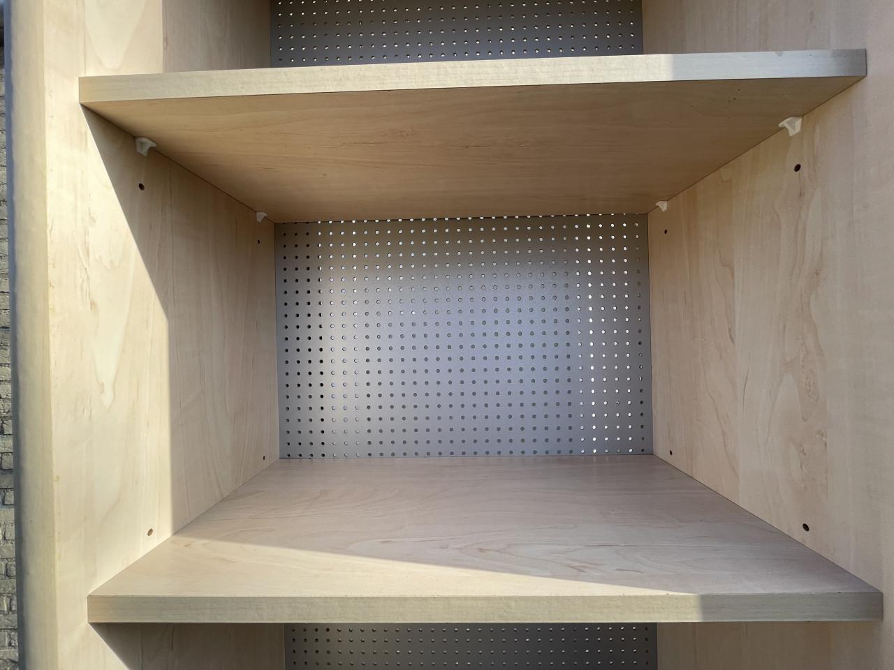 Gratis af te halen boeken/speelgoedkast