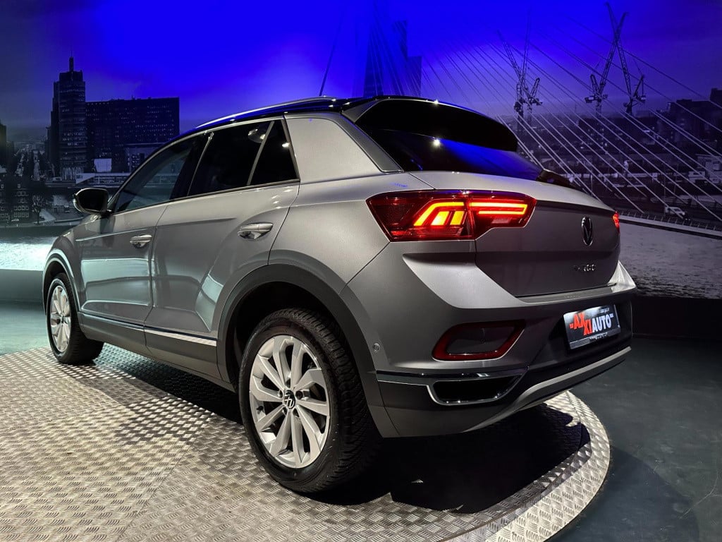 Volkswagen T-roc 1.5 tsi style*led*virtual*dab+*pdc v&a*trekhaak*navi*appco