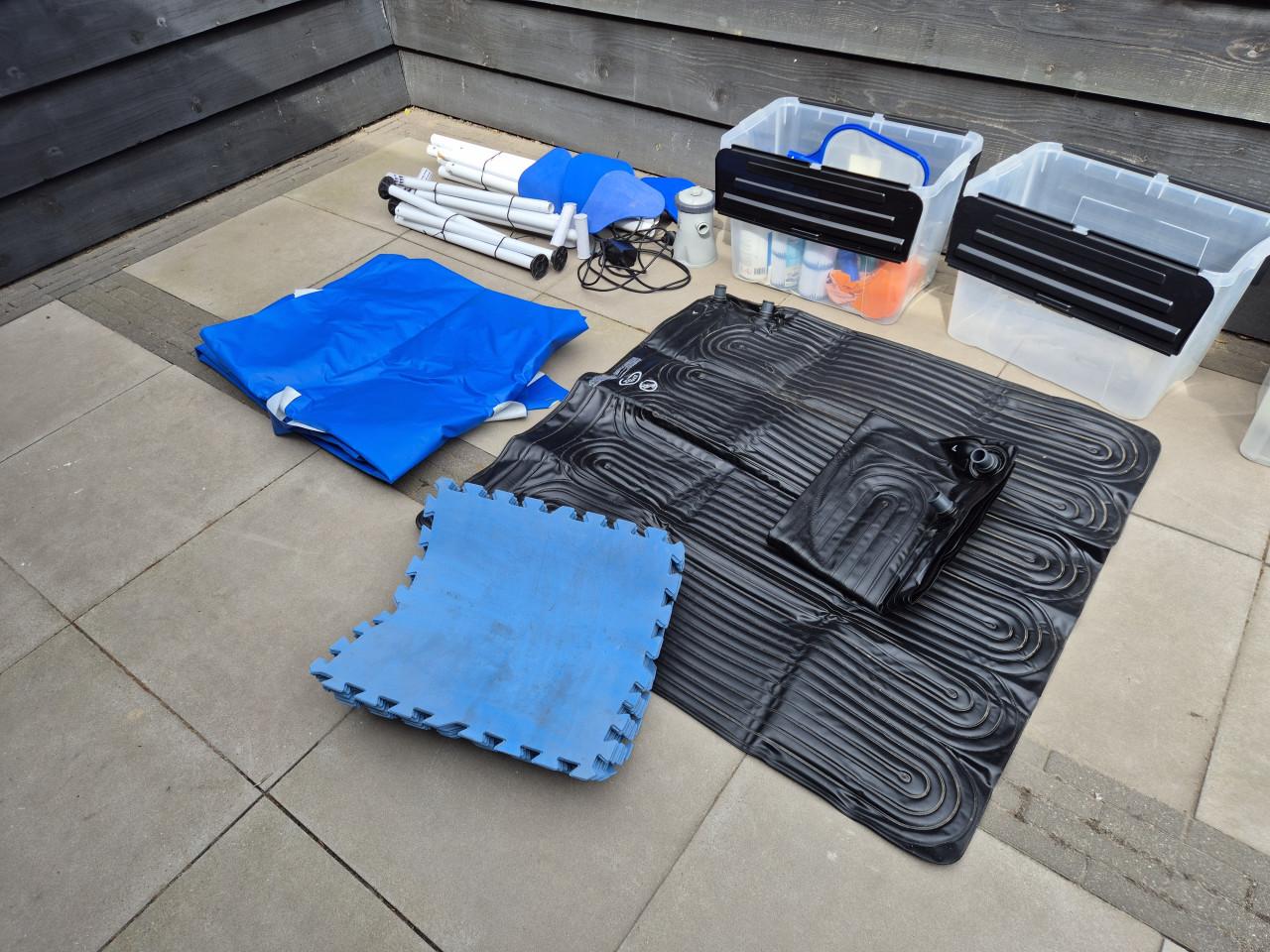 Intex zwembad 2.60 x 1.60 x 0.65 cm incl. alle toebehoren