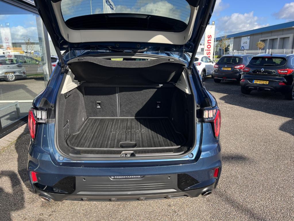 Lynk & Co 01 1.5 261pk phev , 360gr camera , pano dak , adaptive cc , car p