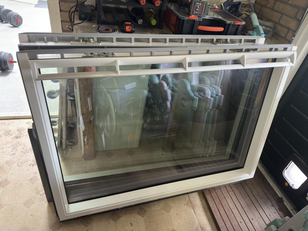 Velux dakraam GGL UK04 2 stuks