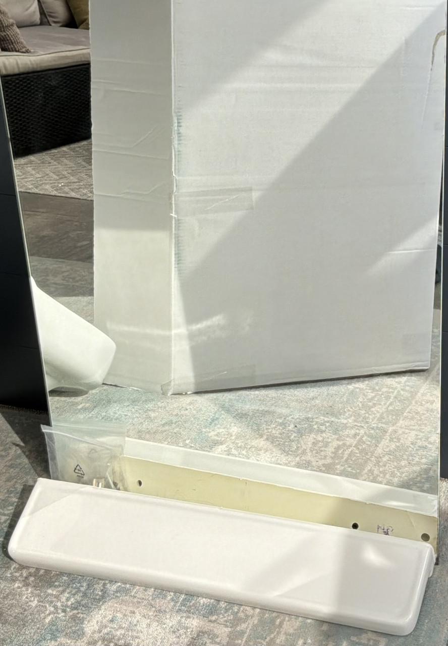 Sphinx wastafel met Hansgrohe kraan, spiegel & planchet