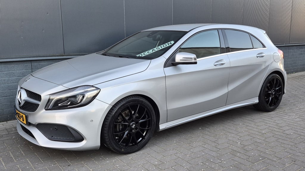 Mercedes-Benz A-Klasse 180 bus.sol amg*led*navi*stoelvrw*18 inch*leder*zwar