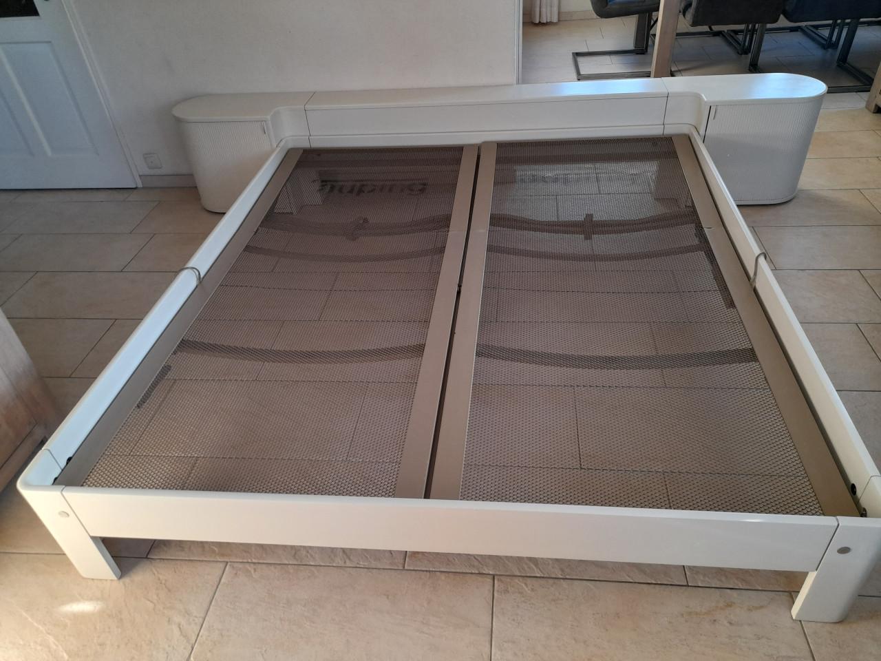 Auping bed 180 x 200 met nachtkastjes (in goede staat )