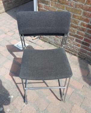 9 stapelstoelen