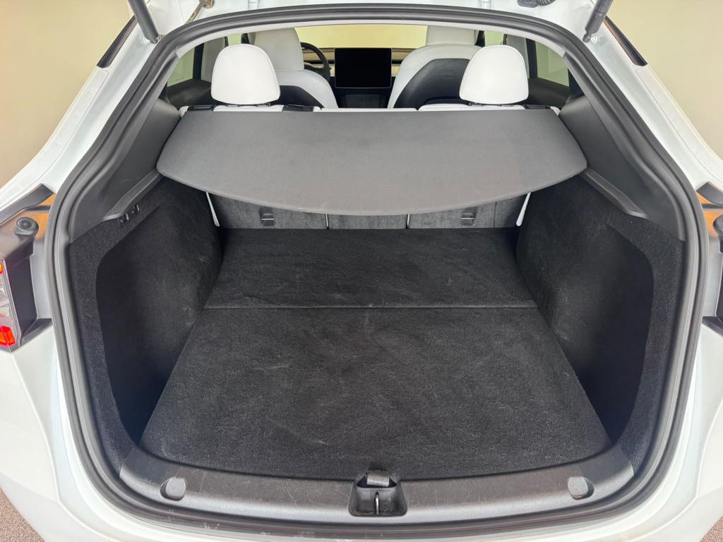 Tesla Model Y rwd 58 kwh / soh 98%
