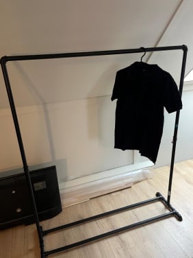 Kleding rek.