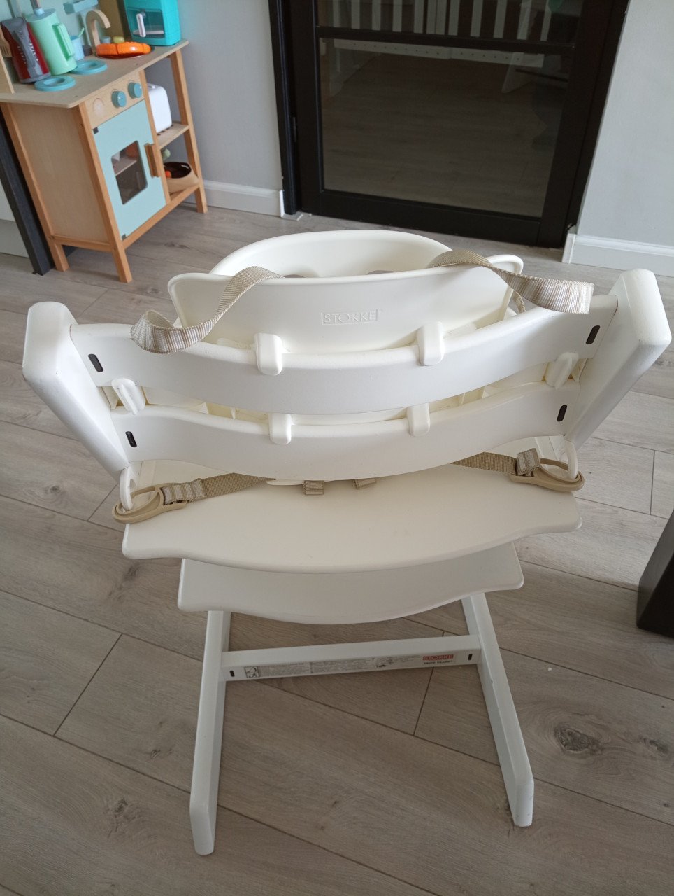 Witte stokke stoel inclusief riem en babyset