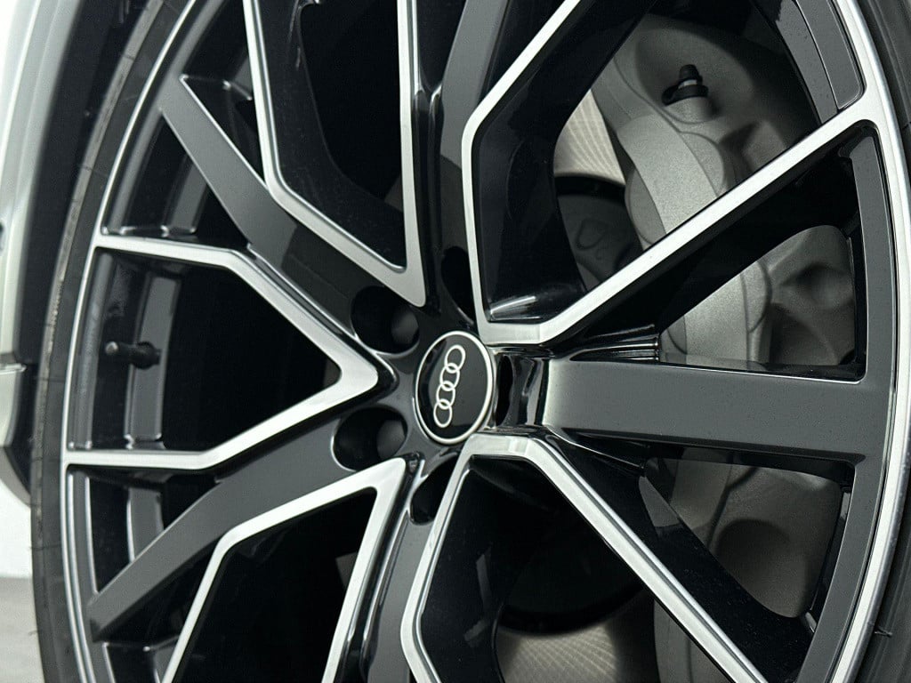 Audi Q7 pro line s 55 tfsi e 290 kw / 394 pk suv 8 versn.