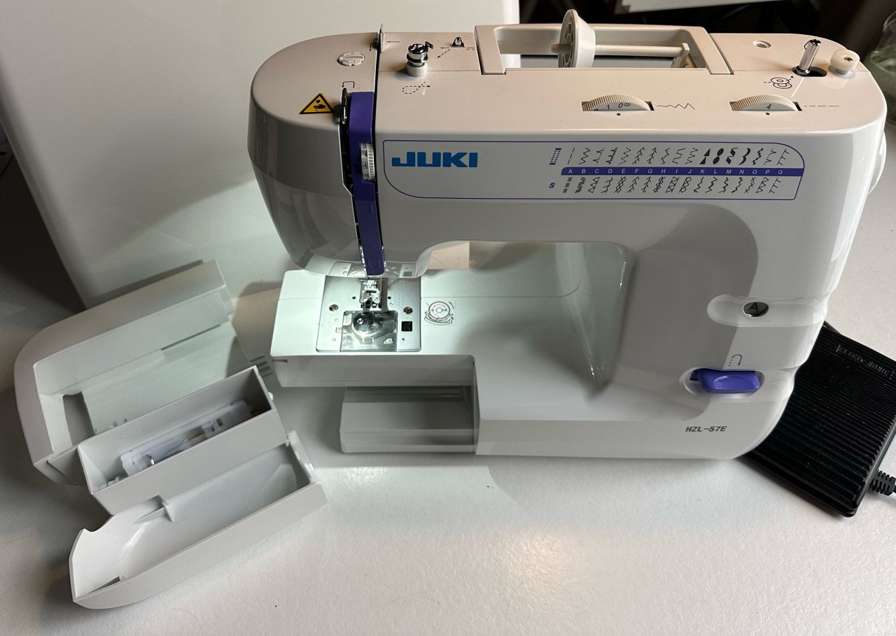 Juki naaimachine HZL-E57