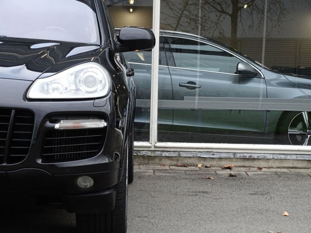 Porsche Cayenne 4.8 turbo 500pk | pano