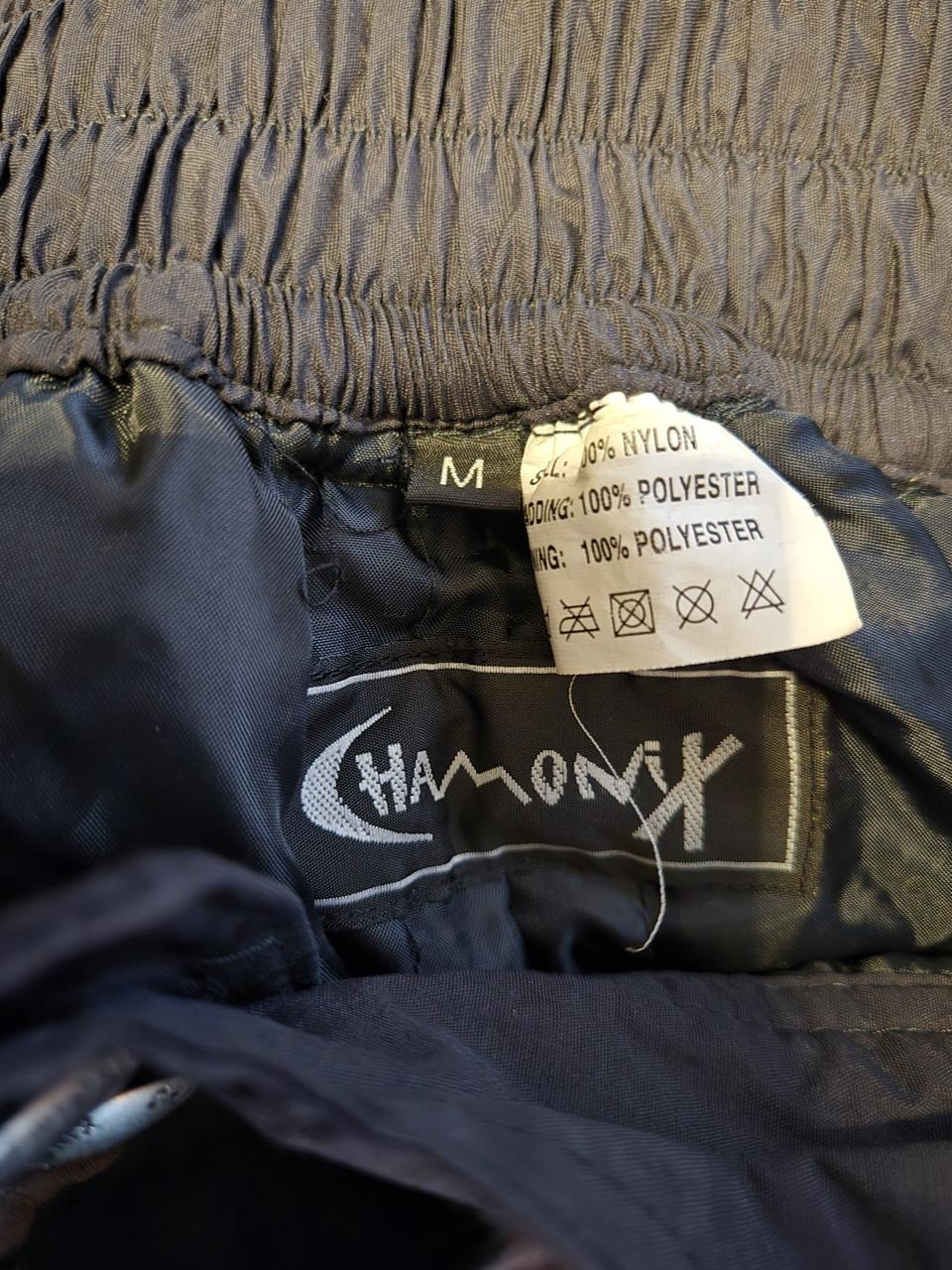 Zwarte skibroek met riem , van het merk Chamonix. Maat M