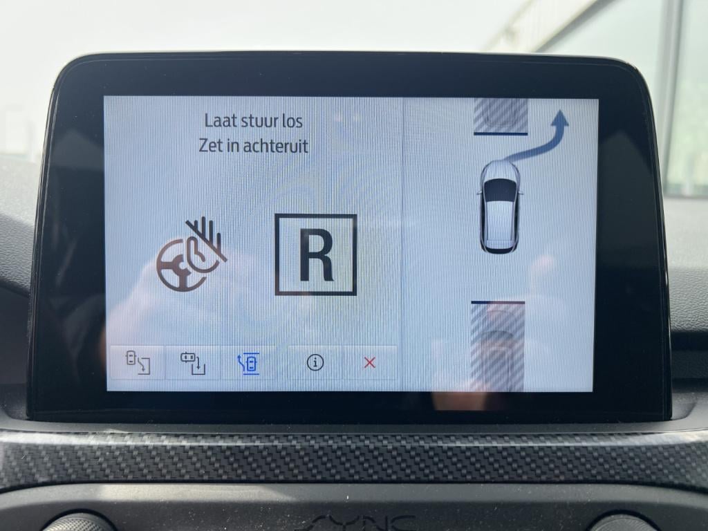 Ford Focus wagon 1.0 ecoboost 125pk st-line x , trekhaak , winterpakket