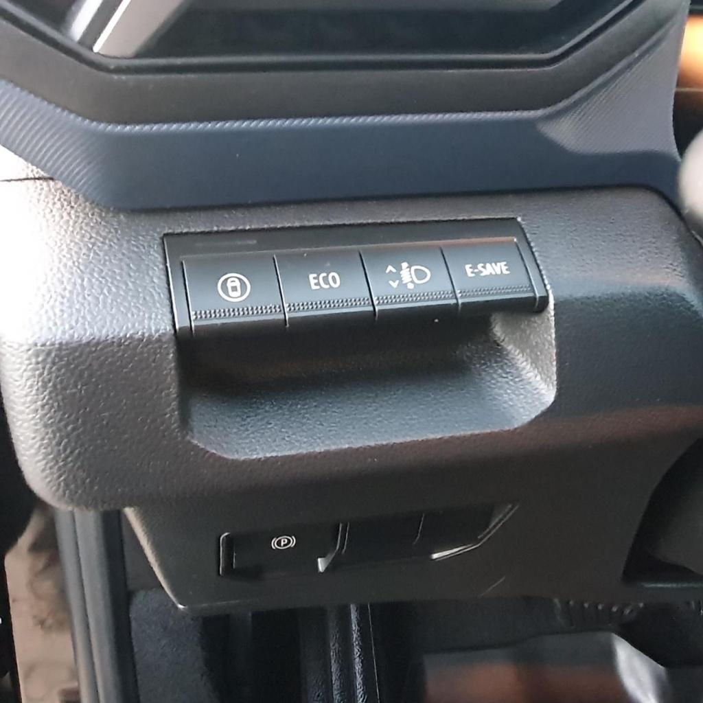 Dacia Duster 1.6 hybrid 140 expression automaat