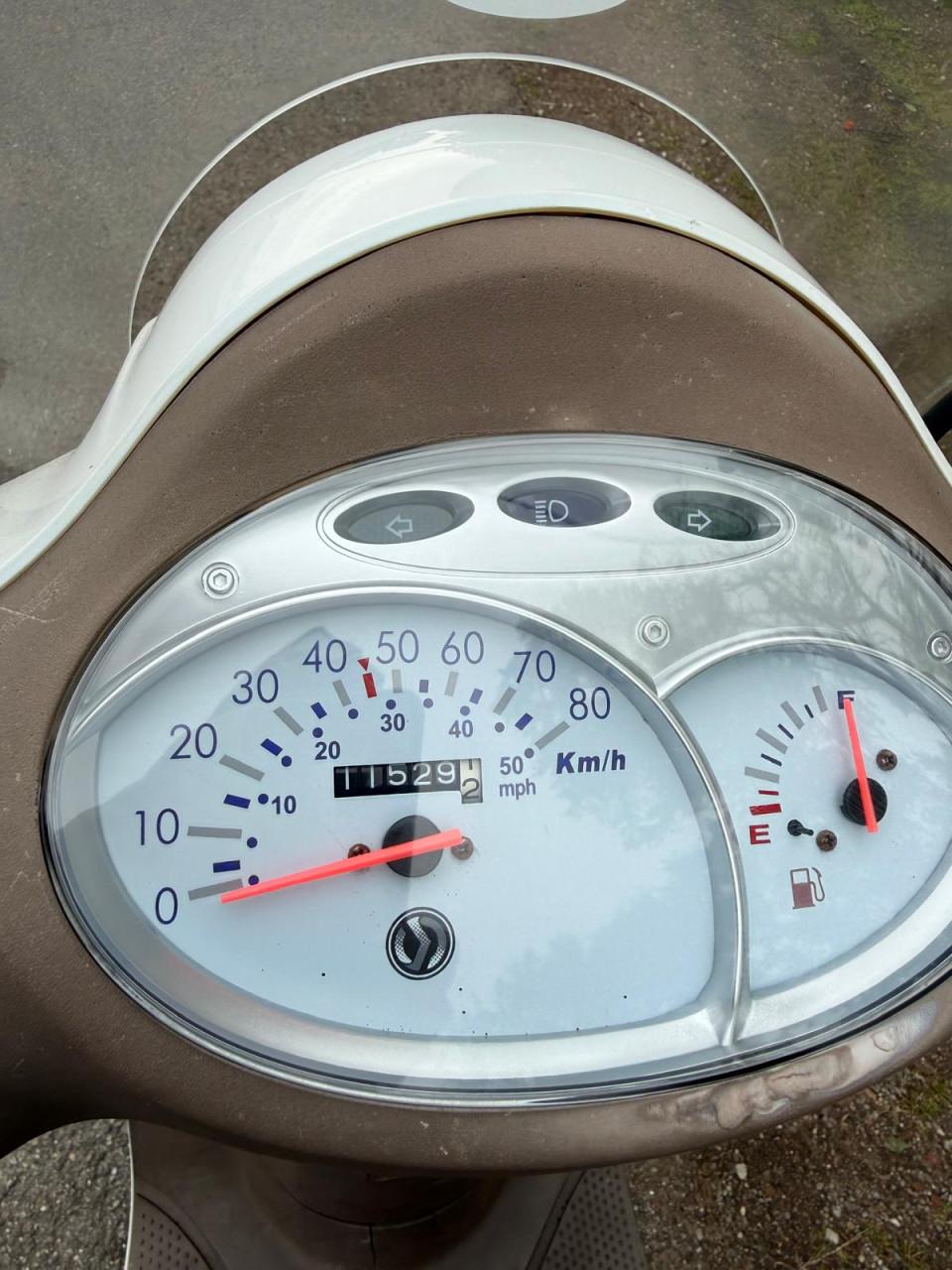 SYM Fiddle II snorscooter 25 km/u — nette staat — elektrische start
