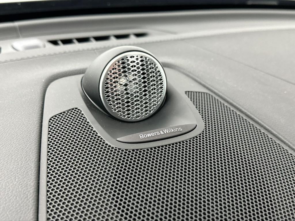 Volvo XC60 t6 398pk recharge ultra black edition | b&w | luchtvering | full