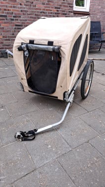 Grote hondenfietskar