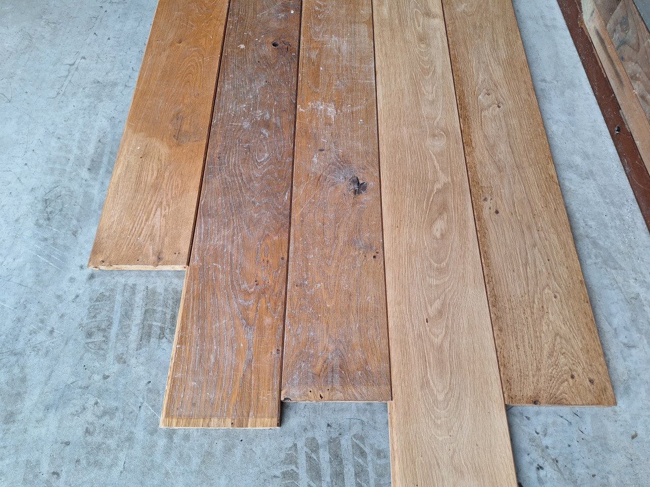 Eiken vloerplanken – restantpartij (ca. 9–10 m²)