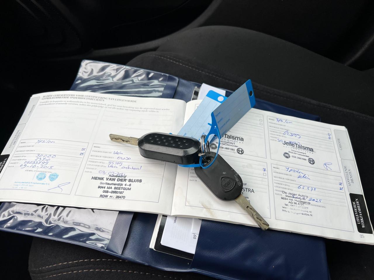 Zeer fraaie Lancia Ypsilon uit 2012 met slechts 66.000 km, Automaat!!