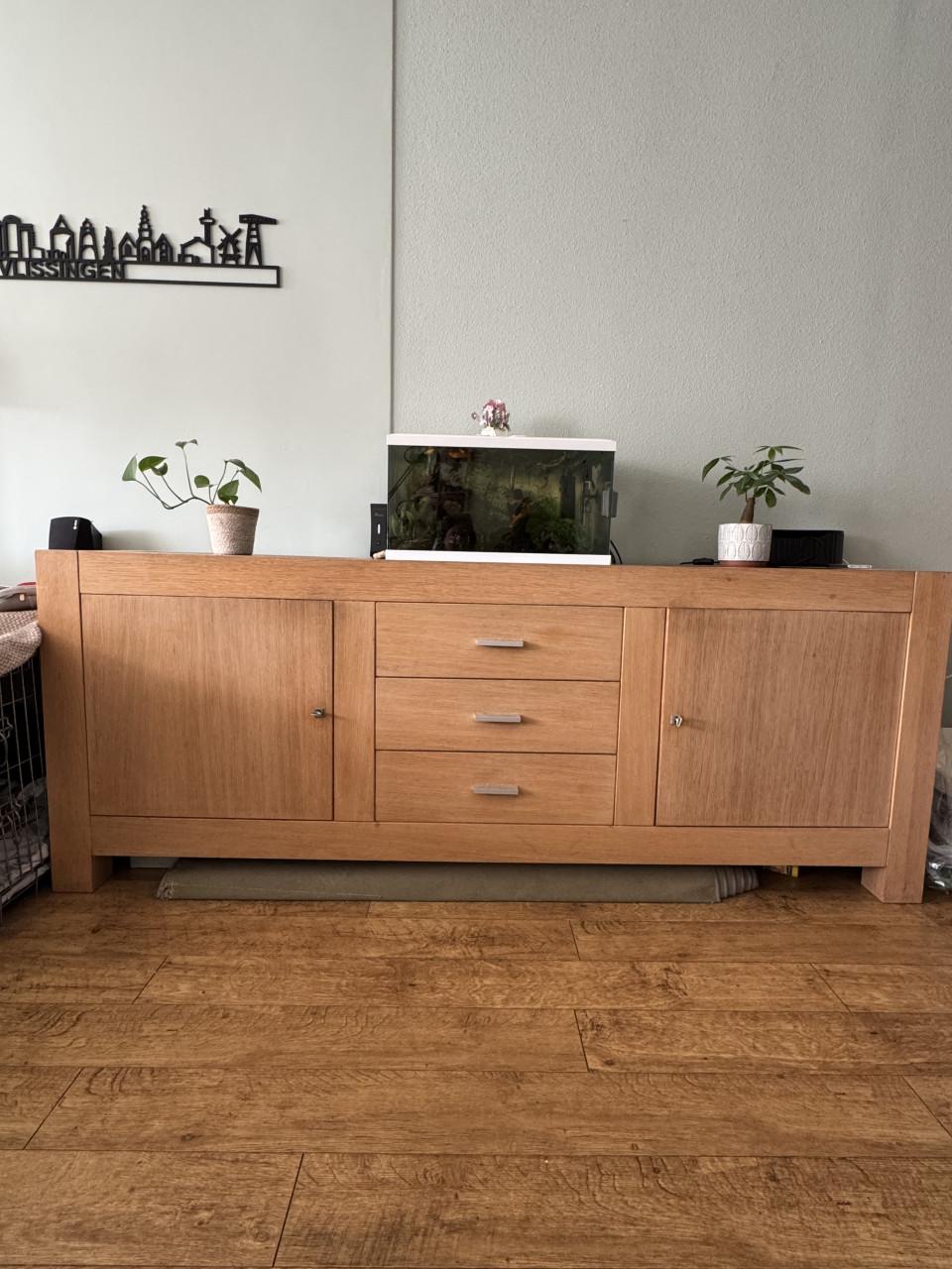 Eikenhout dressoir met 3 leistenen