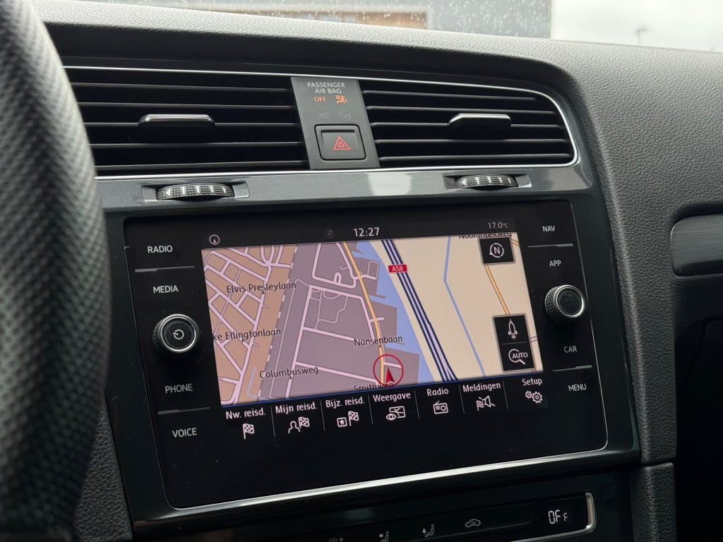 Volkswagen Golf 1.0 tsi r-line * navigatie * adaptieve cruise control * pdc