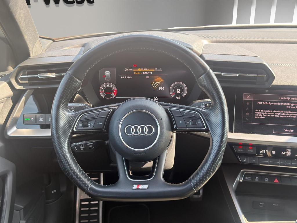 Audi A3 sportback 35 tfsi s 3x s-line sfeer rs stoelen acc camera