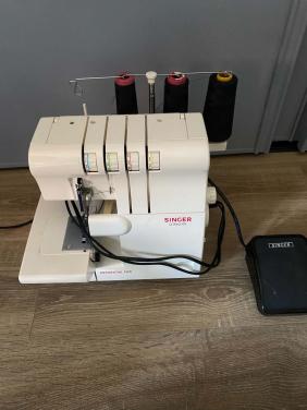 Overlockmachine Singer model 14SH654