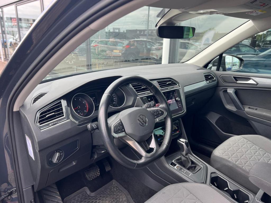 Volkswagen Tiguan 1.5 tsi 150pk dsg life elegance , trekhaak , adaptive cc 