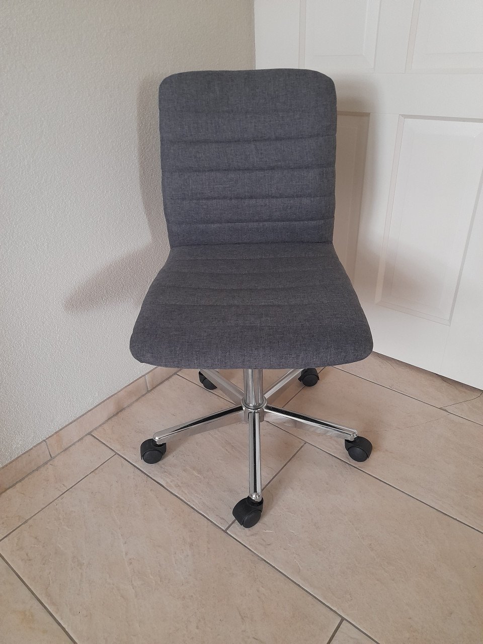 Mooie bureaustoel (in goede nette staat )  Meerdere op voorraad!