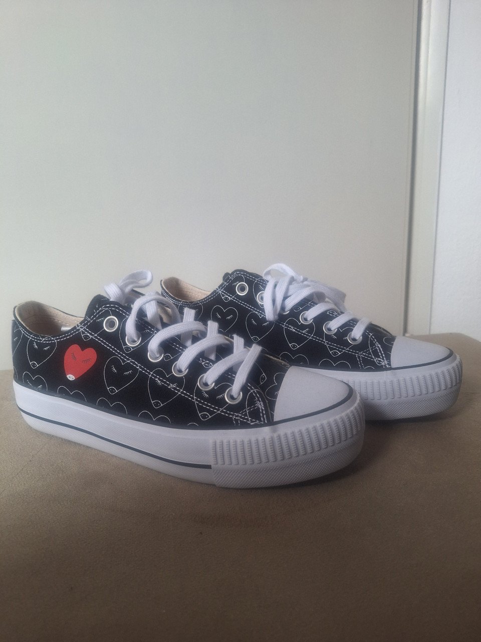 Lage sneakers met print