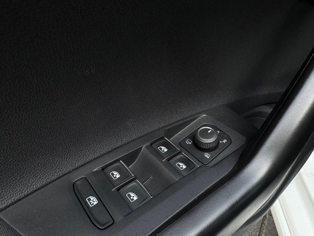 Volkswagen Taigo 1.0 tsi r-line * panoramadak * virtual cockpit * led * pdc