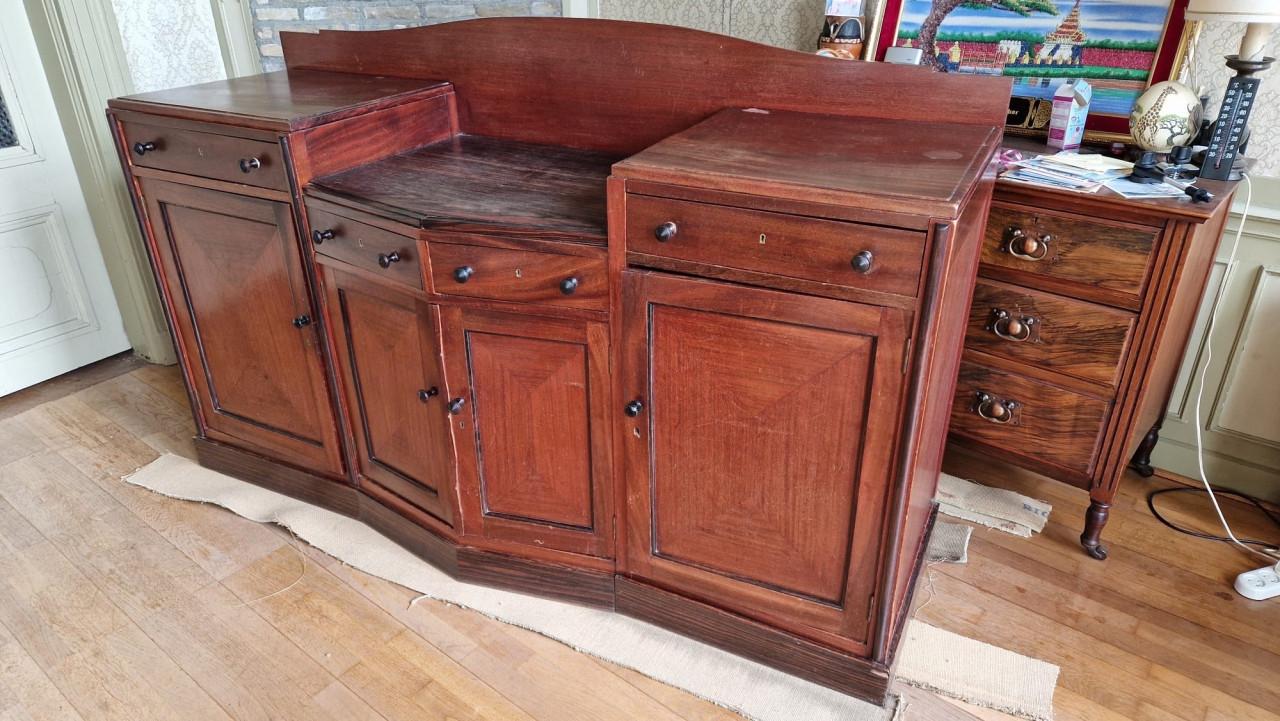 Prachtig dressoir circa 100 jaar oud.