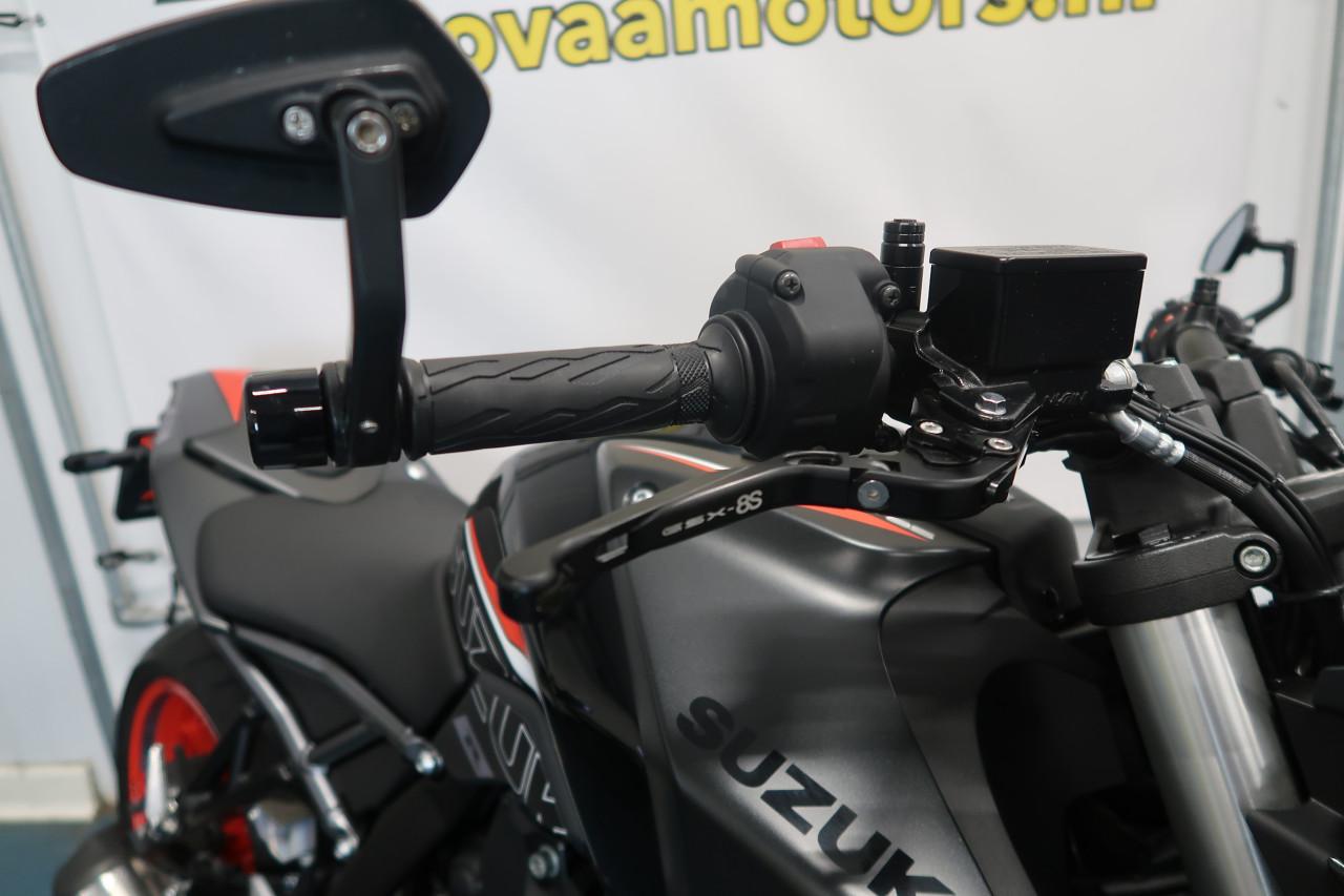 2024 Suzuki GSX-8S zeer compleet!