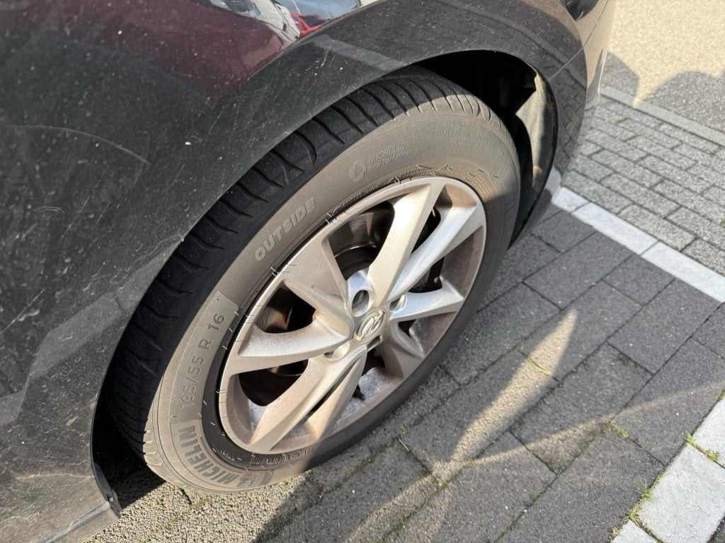 Opel Corsa 1.2 edition | nieuw binnen | dealer onderhouden | apple carplay 
