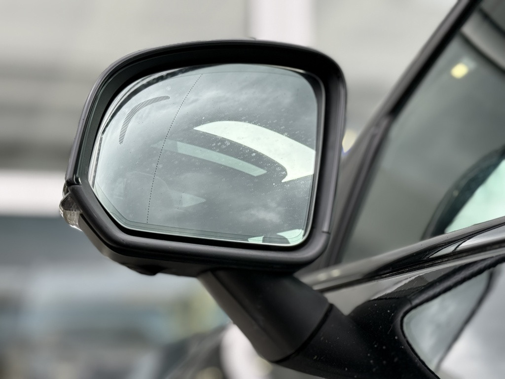 Volvo XC40 t5 262pk recharge r-design | full options !