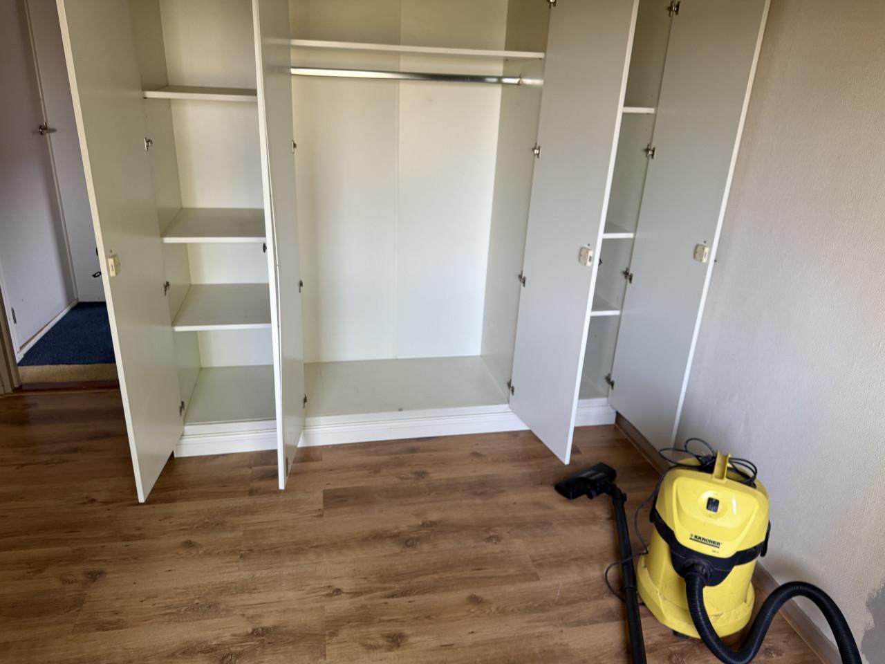 Slaapkamer hang en leg kast kleur wit