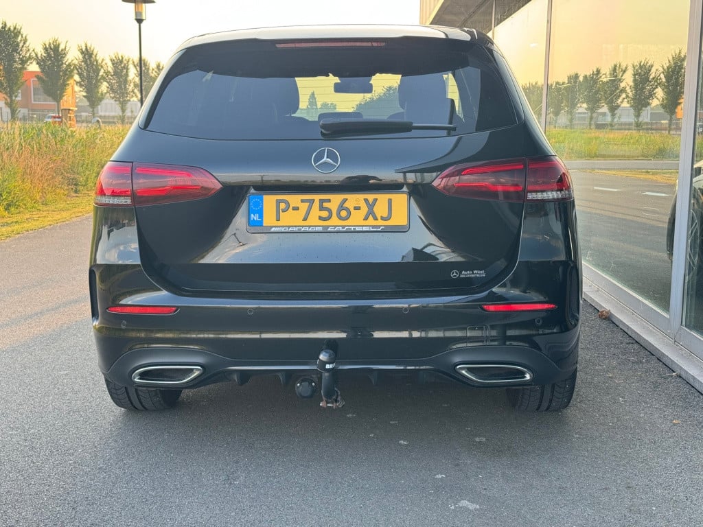Mercedes-Benz B-Klasse 180 amg night pakket / automaat/ trekhaak / achterui