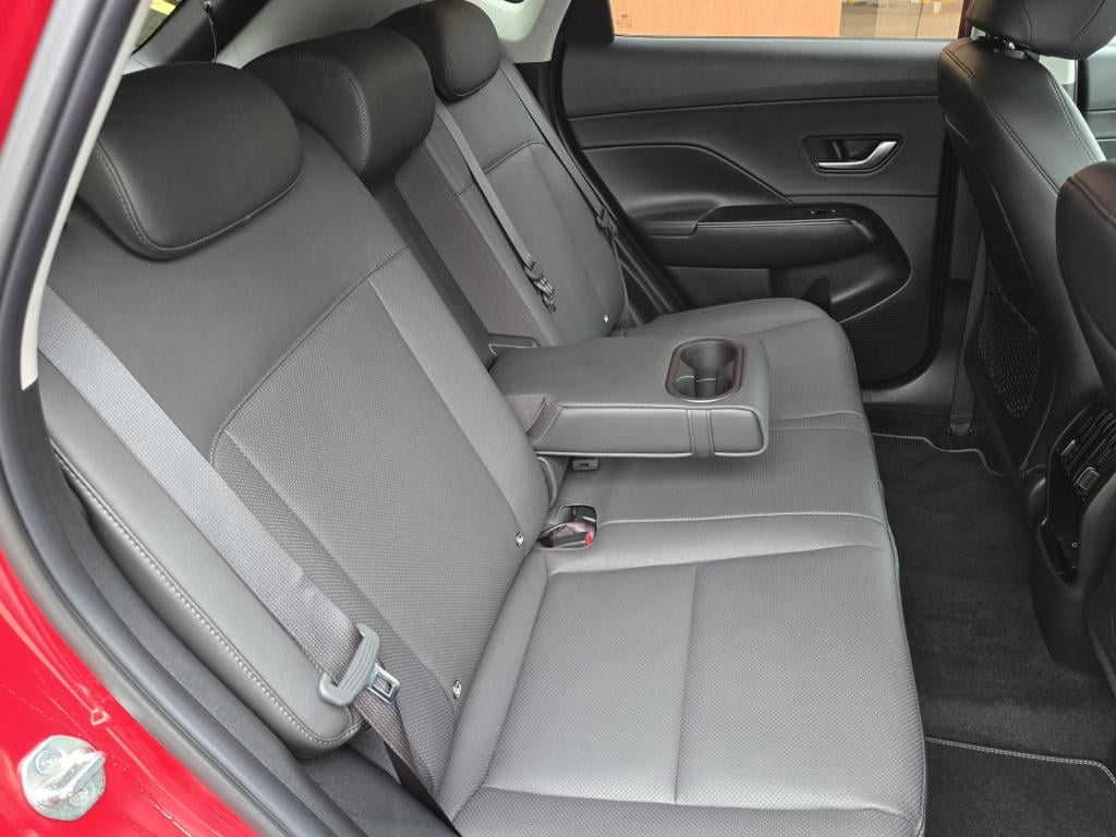 Hyundai Kona 1.6 gdi hev premium | camera | carplay | trekhaak | stoel/ stu