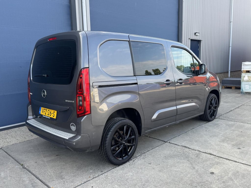 Opel Combo 1.5d l1h1 innovation airco / cruise controle / navi / euro 6