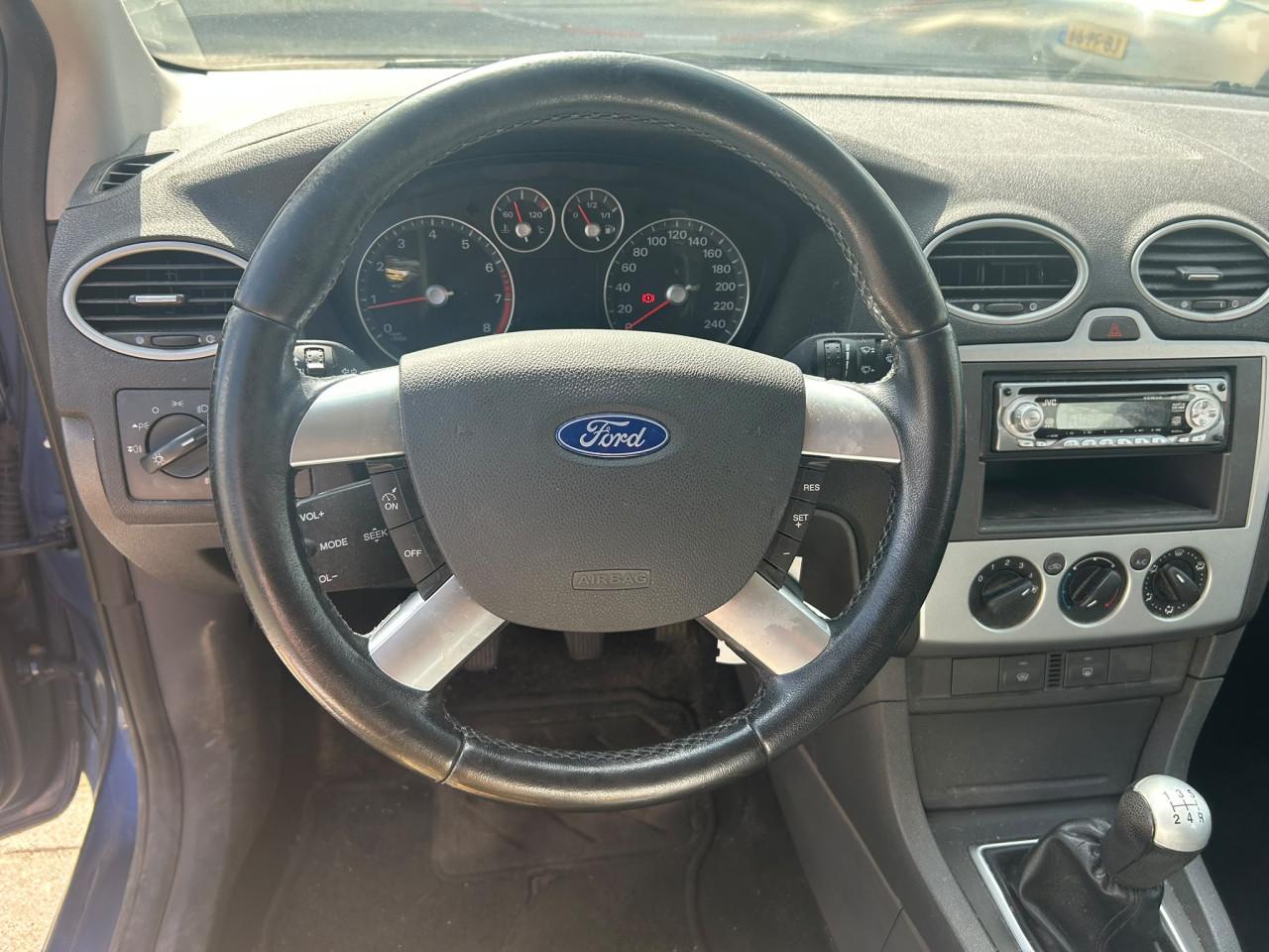 Ford Focus Wagon 1.6-16V Futura In de opties! APK Vol Jaar