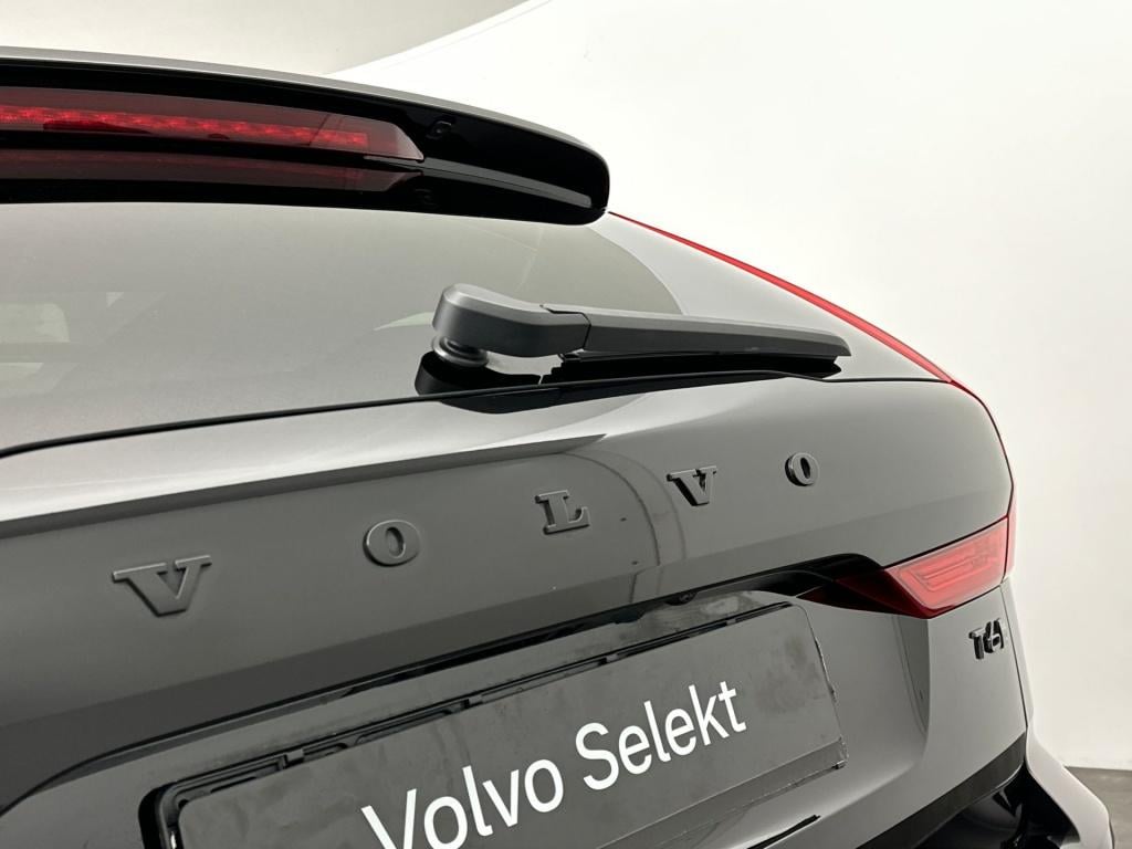 Volvo XC60 t6 398pk recharge black edition ultra| pano| luchtvering| 360 ca