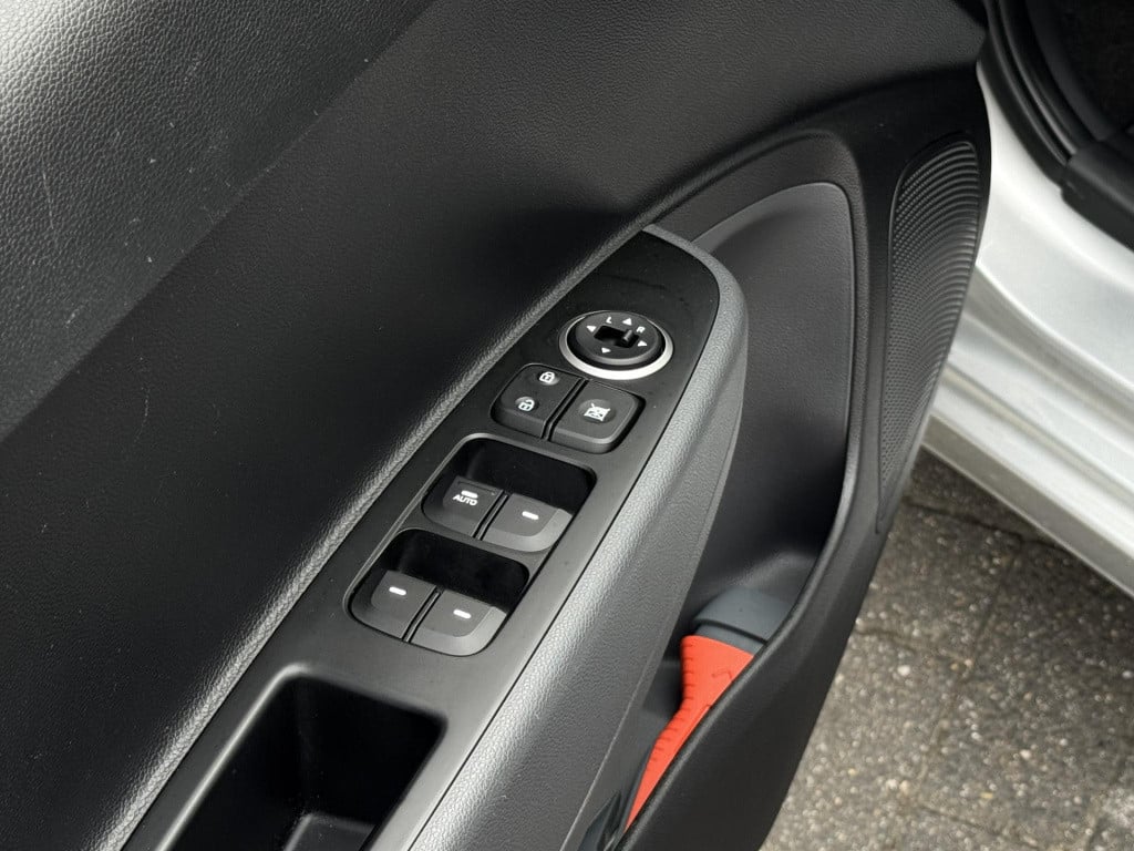 Hyundai I 10 1.0i premium | navigatie | camera | stuur- + stoelverwarming |