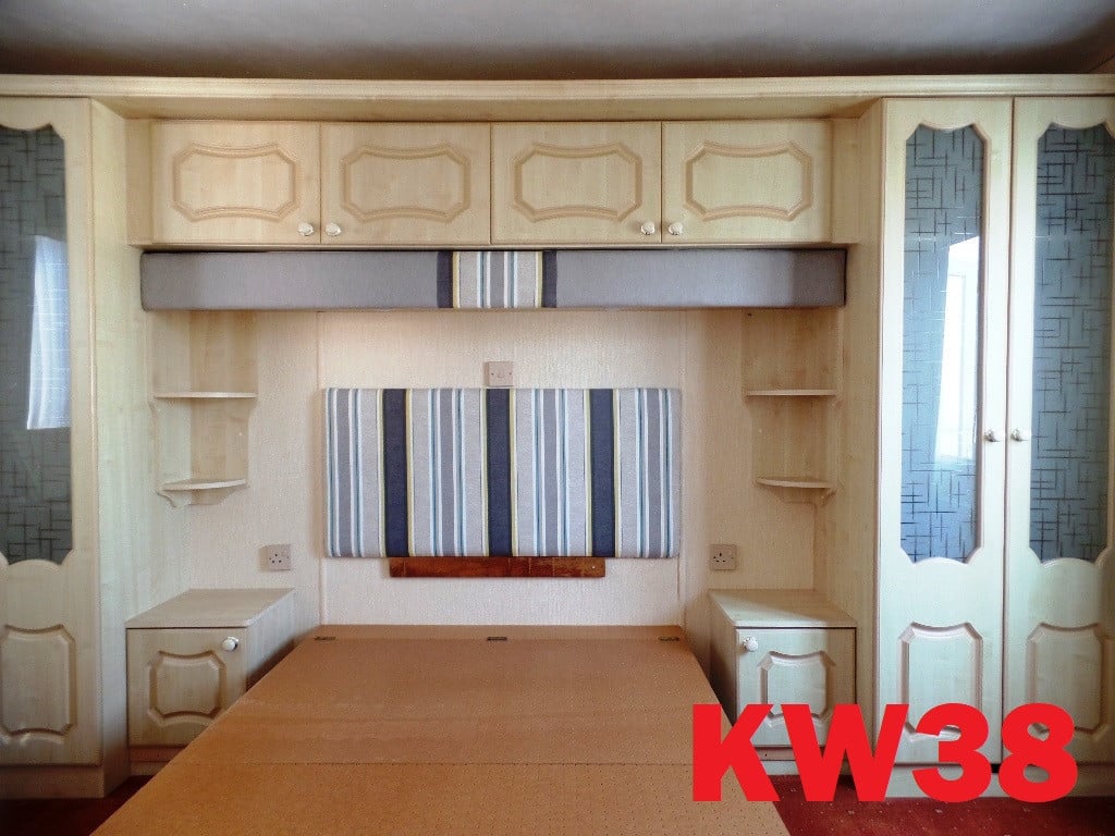 Keurige Willerby Granada met dubbel glas, CV en extra stahoogte te koop