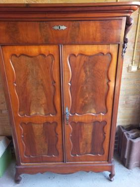 Antieke Biedermeier meidenkast