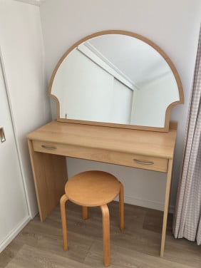 Kaptafel met lade, spiegel en kruk